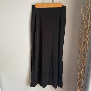 Vintage Banana Republic skirt with slits (size small)